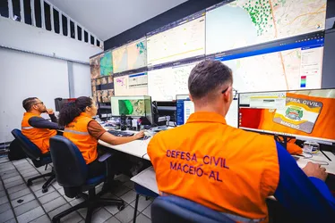 
			
				Defesa Civil antecipa para 12h teste do novo sistema de alertas em Maceió
			
			