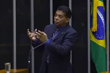 
			
				Deputado propõe “Lei Léo Lins” para blindar humoristas de punições
			
			