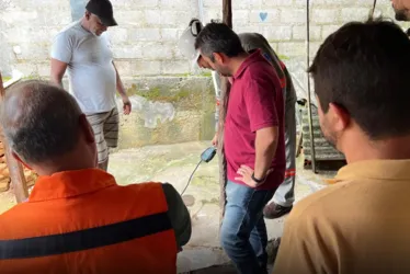 
				Detectores não identificam gás e mantêm mistério sobre solo quente em Penedo
			
			