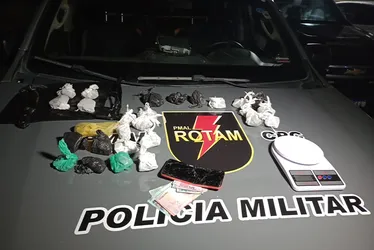 
				Drogas são encontradas em congelador e suspeito é preso após fuga
			
			