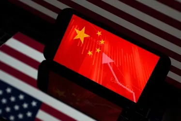 
				Economia chinesa cresce apesar de tarifaço de Trump
			
			