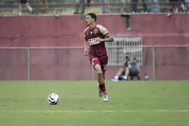 
			
				Em jogo de duas expulsões, Portuguesa vence o Nova Iguaçu com gol contra pela Série D
			
			