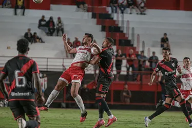 
				Em jogo fora de casa, CRB sofre a virada do Atlético-GO, pela Série B: 2x1
			
			