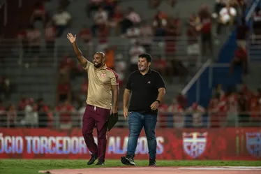 
				“Esse jogo já foi, não volta mais”: Barroca valoriza atuação e pede foco na Série B
			
			