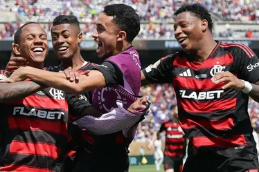 
			
				Flamengo coloca Chelsea na roda e vence por 3 a 1 no Mundial
			
			