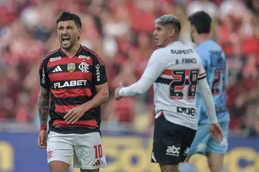 
				Flamengo domina São Paulo, vence sem sustos e assume liderança isolada do Brasileirão
			
			