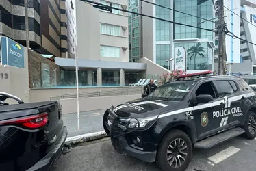 
			
				Foragido da Justiça é preso ao tentar se esconder em hotel na Pajuçara com documento falso
			
			