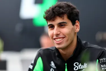 
				Gabriel Bortoleto avança ao Q3 na F1 e garante marco histórico
			
			