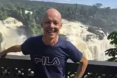 
				Gerente morre após cair de cachoeira de 80 metros quando fazia trilha
			
			