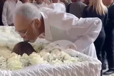 
				Gilberto Gil emociona ao se despedir de Preta Gil com beijo na testa
			
			