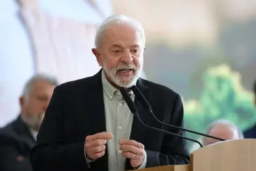 
				Governo Lula se solidariza com Moraes e condena tarifaço de Trump ao Brasil
			
			