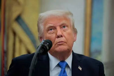 
			
				Governo Trump ordena o envio de fuzileiros navais para protestos em LA
			
			