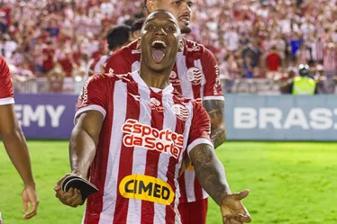 
				Guarani é derrotado pelo Náutico e perde chance de entrar no G8 da Série C
			
			