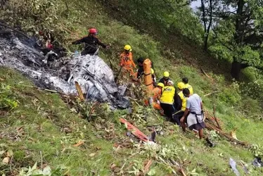 
			
				Helicóptero cai em região montanhosa na Índia e mata 7 pessoas
			
			