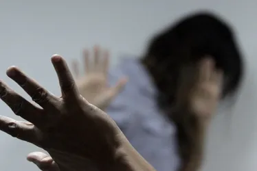 
				Homem agride mãe e esposa grávida após pedido de dinheiro ser negado
			
			