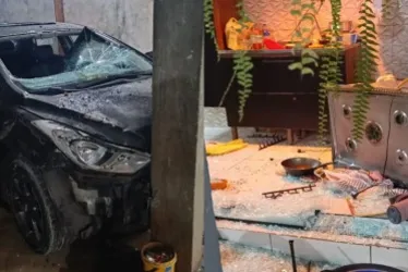 
				Homem colide carro contra própria residência após esposa recusar sexo
			
			
