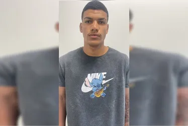 
				Homem com mais de 20 passagens é preso após roubar carro de PMs
			
			
