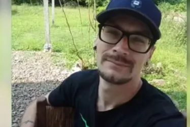 
			
				Homem de 33 anos morre após levar bolada durante partida de futebol
			
			