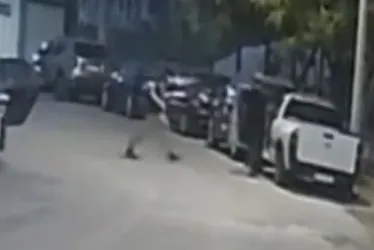 
				Homem é encontrado morto dentro de carro
			
			