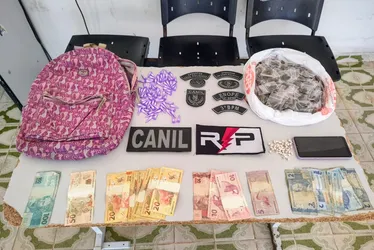 
				Homem é preso com drogas após tentar escapar de cerco policial por terreno vizinho em Arapiraca
			
			