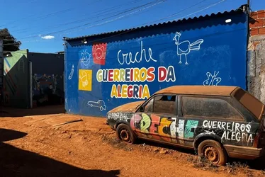 
				Homem invade creche, ameaça dona e dá coronhada em criança de 1 ano
			
			