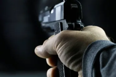 
				Homem mata a esposa na frente dos filhos após ser chamado de “corno”
			
			