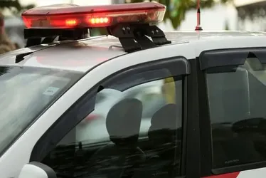 
			
				Homem mata, esquarteja e esconde corpo do pai no quintal
			
			