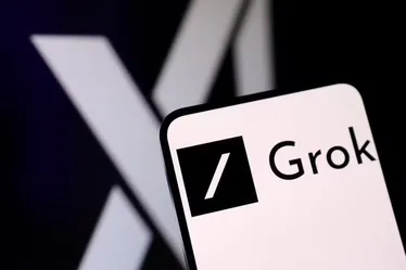 
				IA de Musk exalta Hitler em postagens no X e apaga após denúncias
			
			