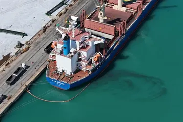 
				IMA autua empresa por contaminação do mar no Porto de Maceió; veja fotos!
			
			