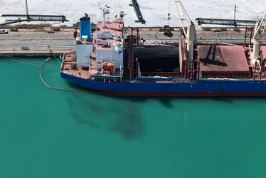 
				IMA autua empresa por contaminação do mar no Porto de Maceió; veja fotos!
			
			