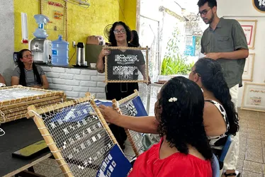 
			
				Iniciativa apoiada pela Braskem por meio do edital “Projetos que Transformam” aposta em novo impulso para o mais tradicional bordado alagoano
			
			
