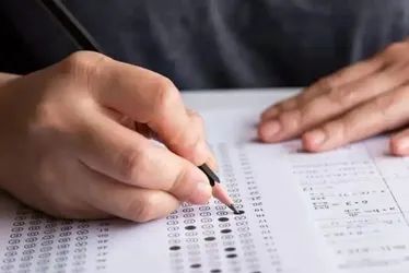 
				Inscrições do Enem dos Concursos 2025 começam amanhã; veja cargos e salários
			
			