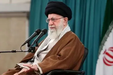 
			
				Israel já matou 13 militares de alto escalão do Irã e desestabilizou 'círculo íntimo' de Khamenei
			
			