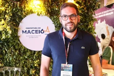 
			
				JHC nomeia novo secretário de Educação de Maceió; Luiz Rogério retorna ao cargo
			
			