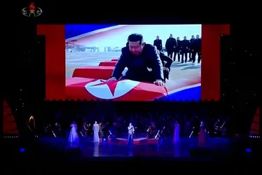 
				Kim Jong-un se emociona em homenagem a soldados mortos
			
			