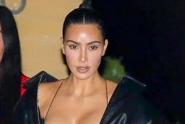 
			
				Kim Kardashian usa lingerie decotada em passeio
			
			