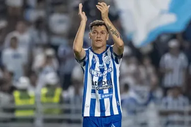 
				Lateral-esquerdo Enzo, do CSA, desperta interesse do Grêmio
			
			