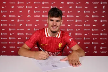 
				Liverpool anuncia a contratação de Milos Kerkez, ex-Bournemouth
			
			