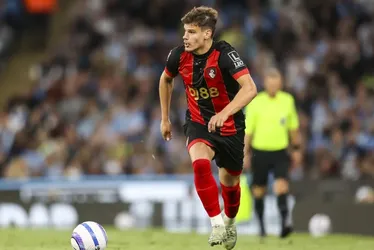 
			
				Liverpool fecha com Milos Kerkez e acerta o terceiro reforço para a temporada
			
			