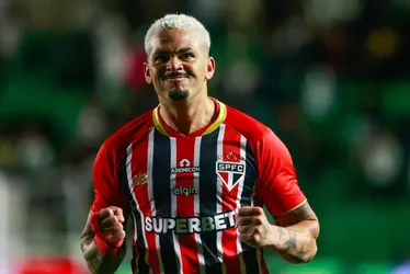 
				Luciano exalta vitória do São Paulo, mas é direto: ‘Seguir com os pés no chão’
			
			