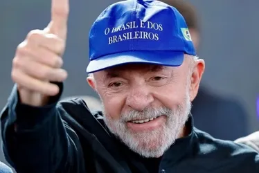 
				Lula celebra saída do Brasil do Mapa da Fome
			
			