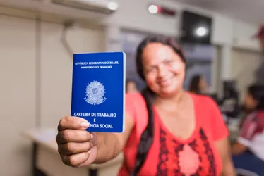 
				Maceió gera 1.400 empregos e impulsiona queda do desemprego no País
			
			