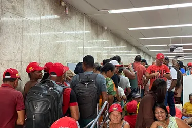 
				Cerca de 2 mil integrantes de movimentos invadem centro de Maceió; veja imagens
			
			