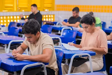 
			
				Mais de 5 mil candidatos fazem a prova objetiva para concurso da Guarda Municipal de Arapiraca
			
			