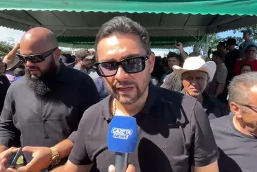 
				Mano Walter chora perda de Xameguinho: 'Um golpe duro para o forró'
			
			
