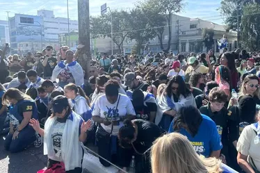 
			
				Marcha para Jesus reúne milhares de evangélicos nas ruas de SP neste feriado
			
			