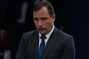 
			
				Mauro Cid, ex-ajudante de ordens de Bolsonaro, é preso pela PF
			
			