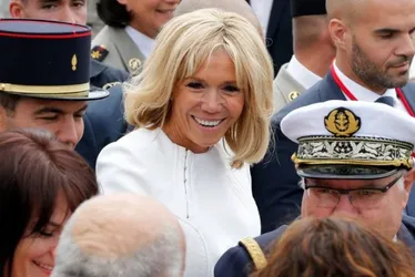
				Mentiras sobre esposa de Macron ser mulher trans viram caso de Justiça
			
			