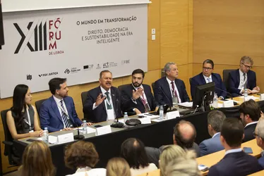 
				Ministro Humberto Martins debate Inteligência Artificial e Direito no Fórum de Lisboa
			
			
