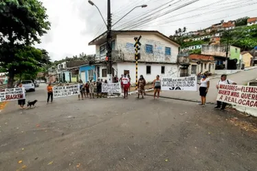 
			
				Moradores dos Flexais reclamam de buracos e rachaduras em imóveis
			
			